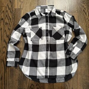 H&M Button Up Shirt Women's 12 L Black White Buffalo Check Long‎ Sleeves Pockets